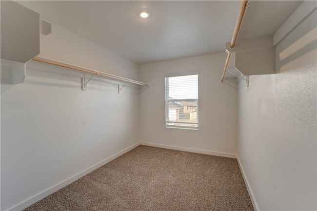 Building Photo - 139 S Maroon Ave