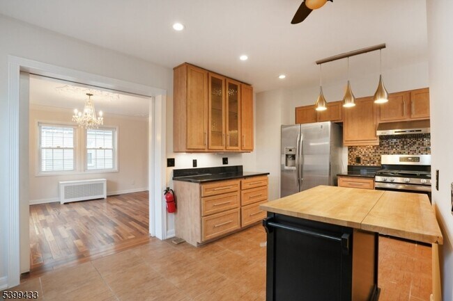 Building Photo - 80 Locust Ave