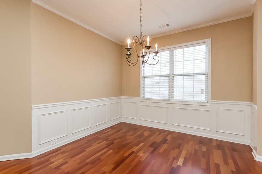 Building Photo - 799 Clairidge Elm Trail SW