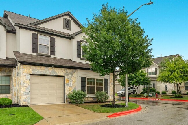 Building Photo - 11807 Frenchie Ln