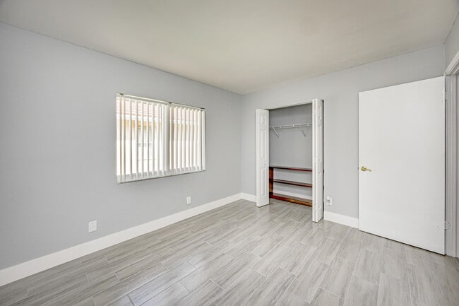 Building Photo - 5148 Rosen Blvd