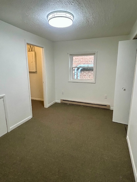 Building Photo - 286 S Branch St