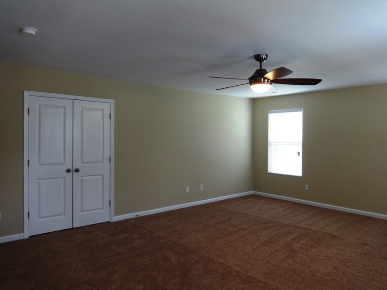 Building Photo - 3115 Conservancy Ln