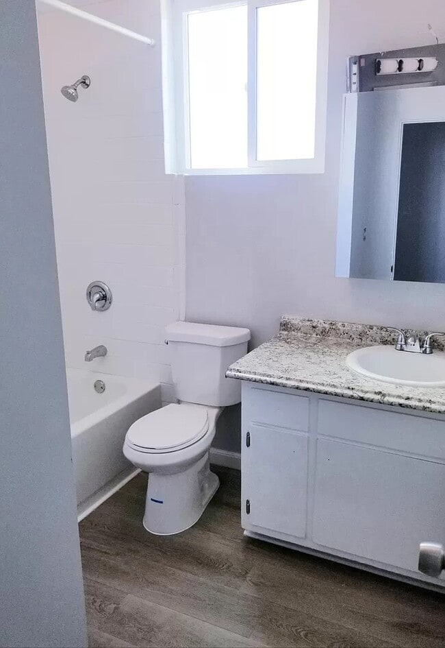 Building Photo - 5504 Fernhill Cir