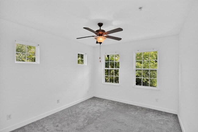 Building Photo - 8605 Peckham Ln