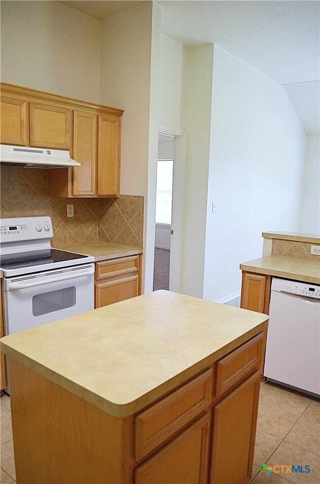 Building Photo - 5802 Venetian Ct