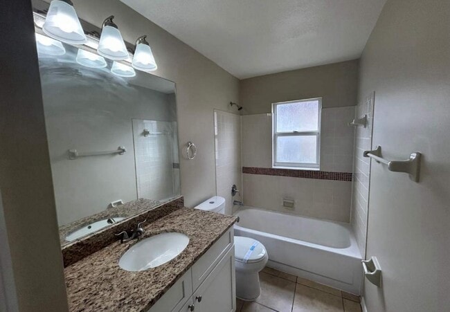 Building Photo - 553 Rapid Falls Dr