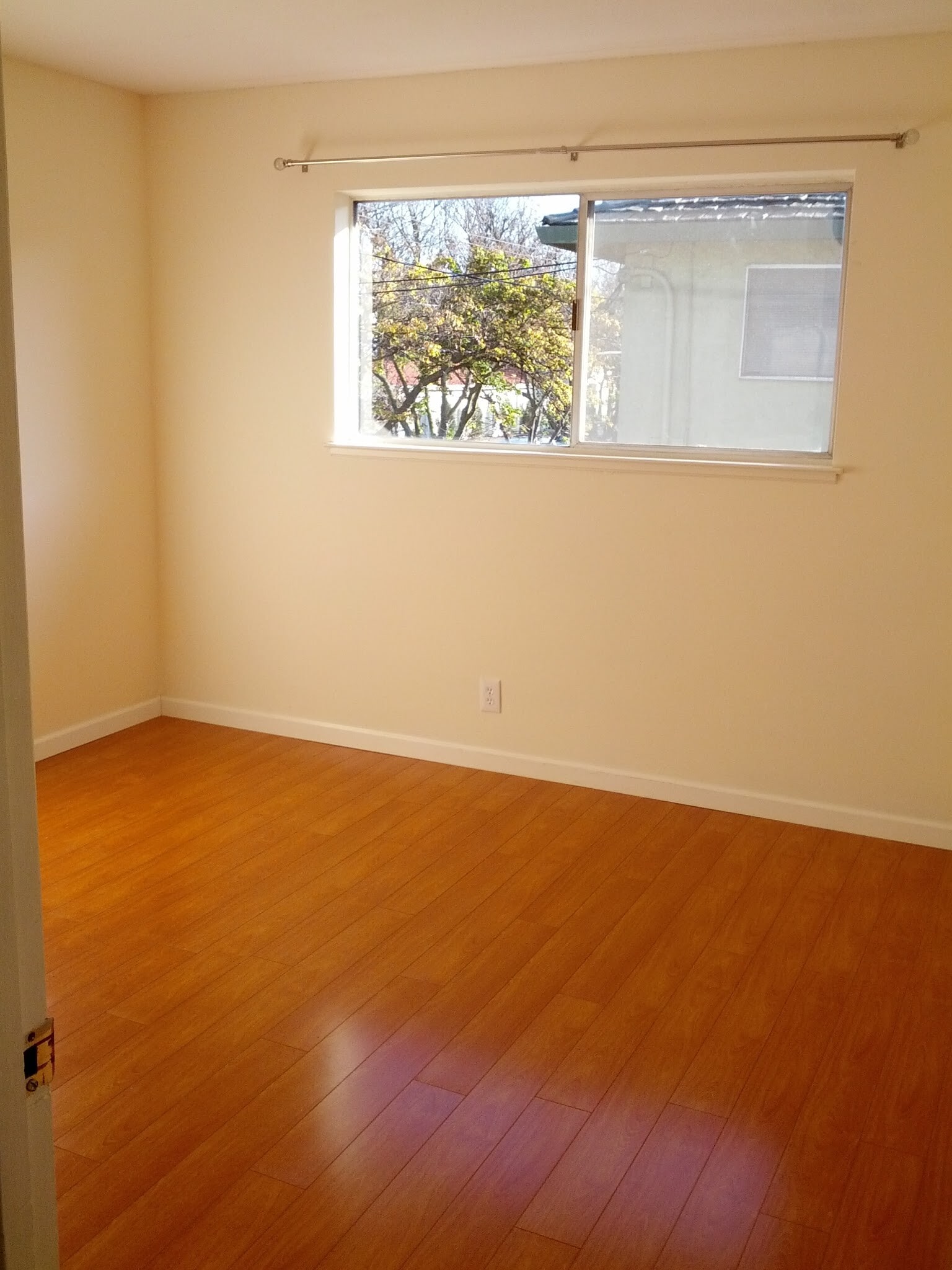 Building Photo - 879 Bing Dr