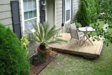 Building Photo - 1406 W April Villa