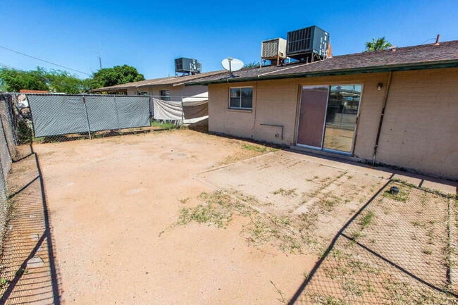 Building Photo - 1309 N Arbor Ave