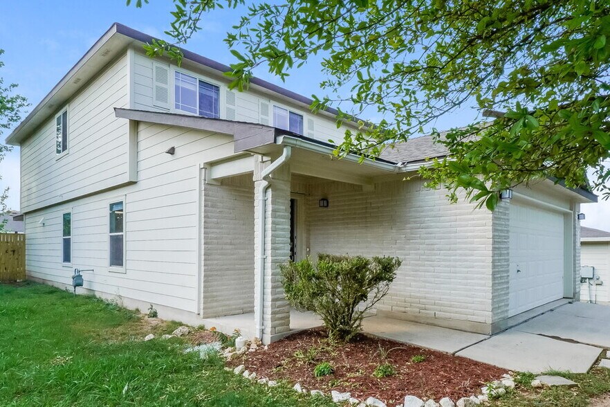 Building Photo - 117 Mood Lake Dr