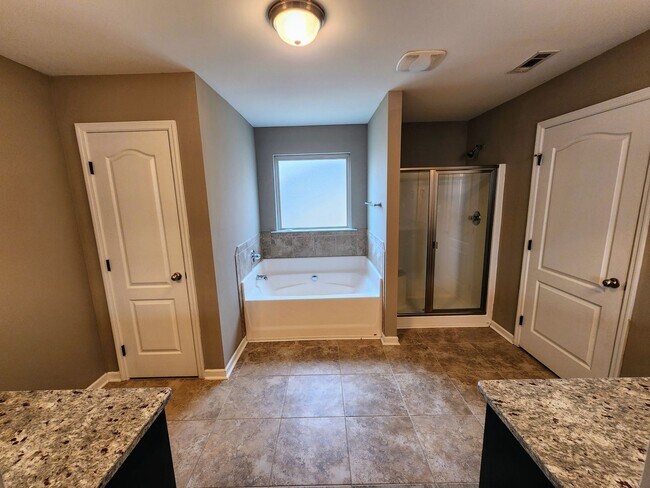 Building Photo - Spacious cul-de-sac home in Grovetown