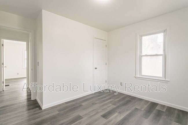 Building Photo - 2868 Brighton Henrietta Town Line Rd