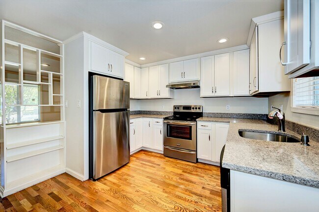 Building Photo - Lynnwood Rambler
