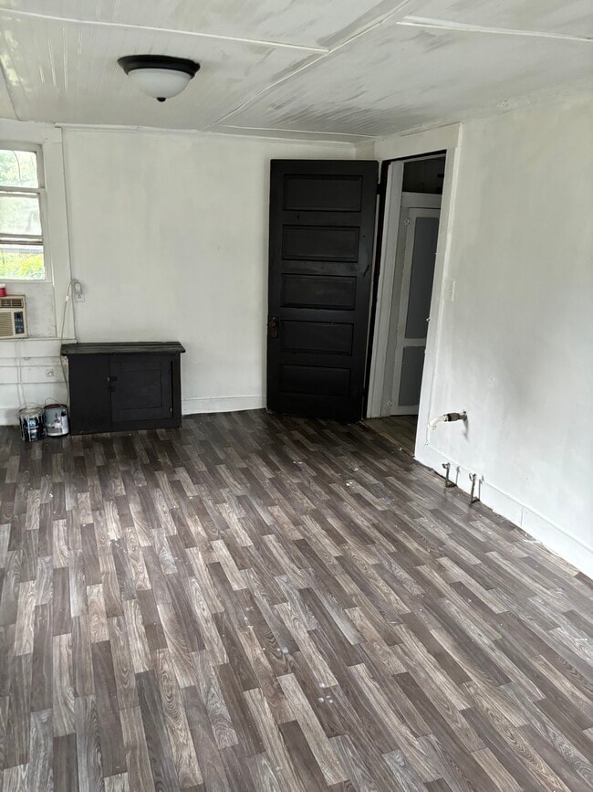 Building Photo - 907 S Johnson St