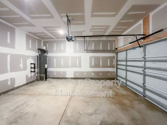 Building Photo - 8229 Houser St