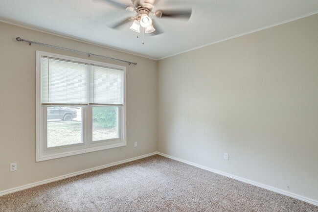 Building Photo - South Lubbock 4 bedroom 2 bath home