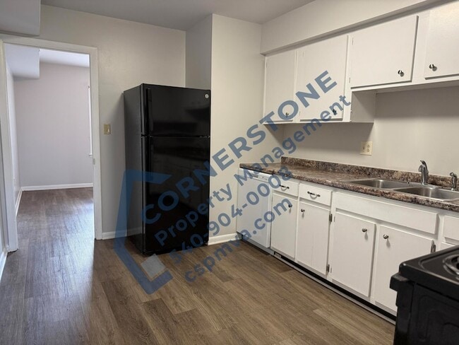 Building Photo - 6500 Carefree Ln