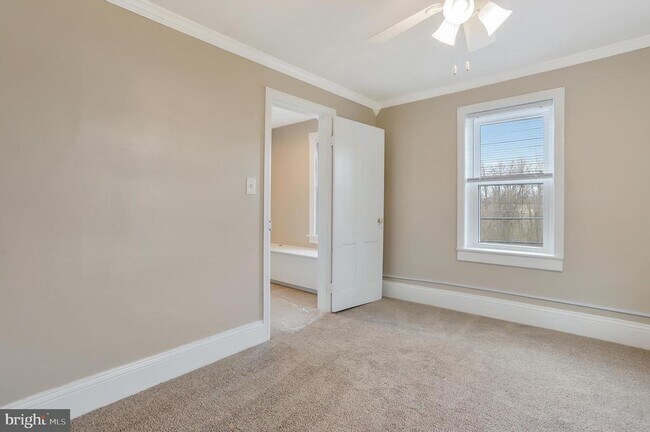 Building Photo - 8964 Anthony Hwy