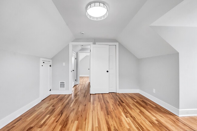 Building Photo - 116 Morse St