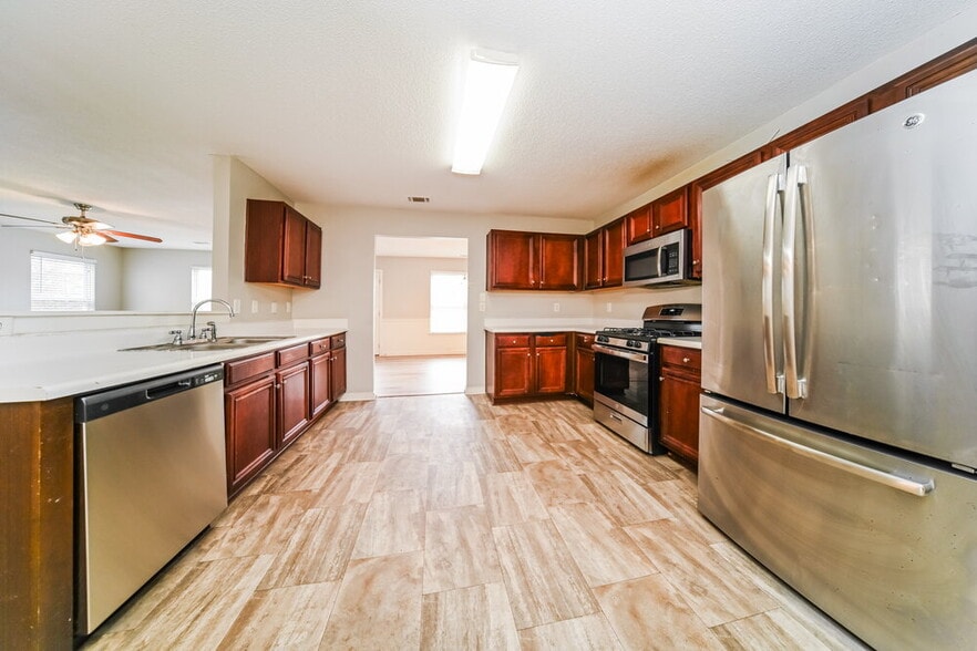 Building Photo - 5016 Serenity Point Ln