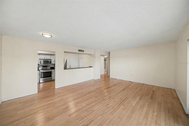 Building Photo - 2401 Bayshore Blvd