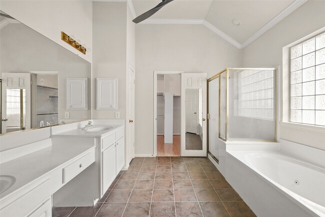 Building Photo - 6418 Parkriver Crossing