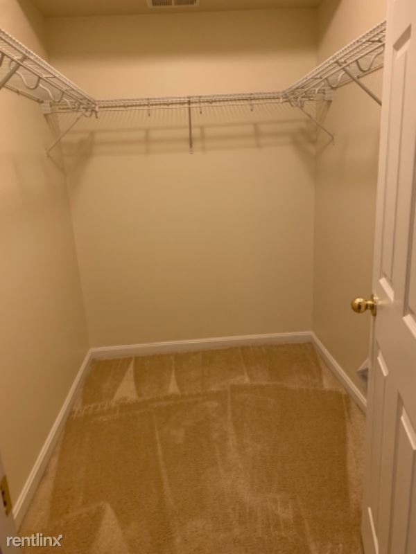 Building Photo - 2 br, 1 bath House - BASEMENT Apt
