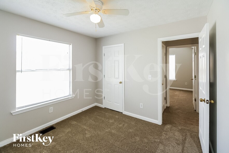 Building Photo - 8153 Mountain Pass