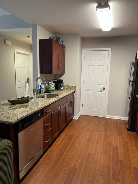 Building Photo - 37 Prospect St