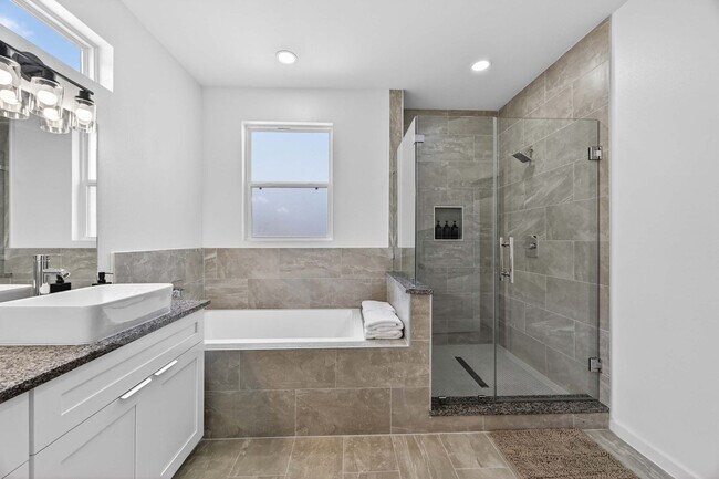 Building Photo - 2909 El Fenice Ln