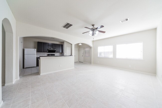 Building Photo - 7239 Autumn Sun Dr