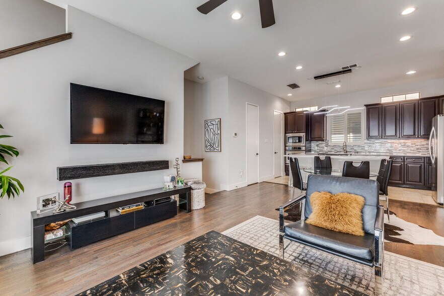 Building Photo - 2928 State St