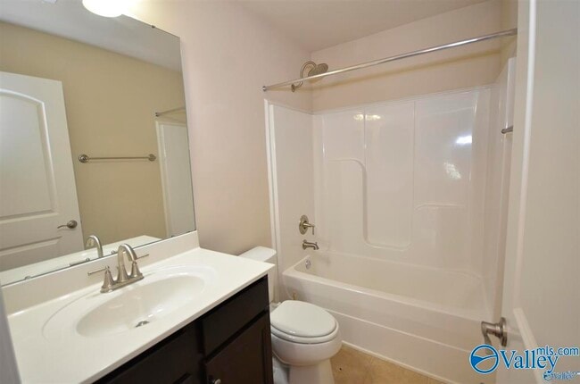 Building Photo - 702 Willow Shoals Dr SW