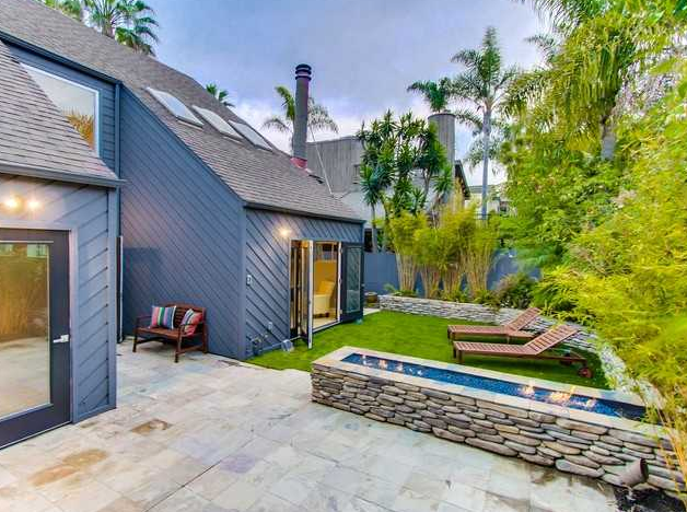 Building Photo - The Surfrider at the Del Mar Beach Colony