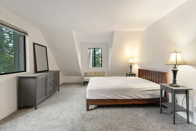 Building Photo - 117 A Ln