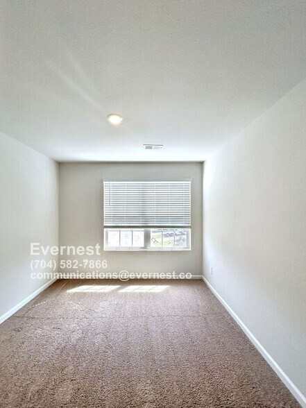 Primary Photo - 2108 Willow Glen Dr