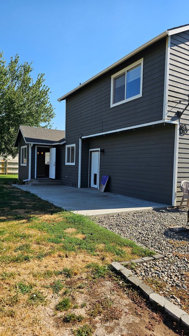 Building Photo - Non-Refundable & Security Deposit Total: $2400.00