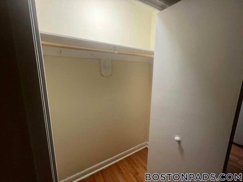 Building Photo - 75 Gardner St