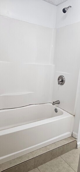 Building Photo - 5109 Marie Cir