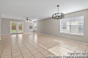 Building Photo - 10215 Villa Del Lago