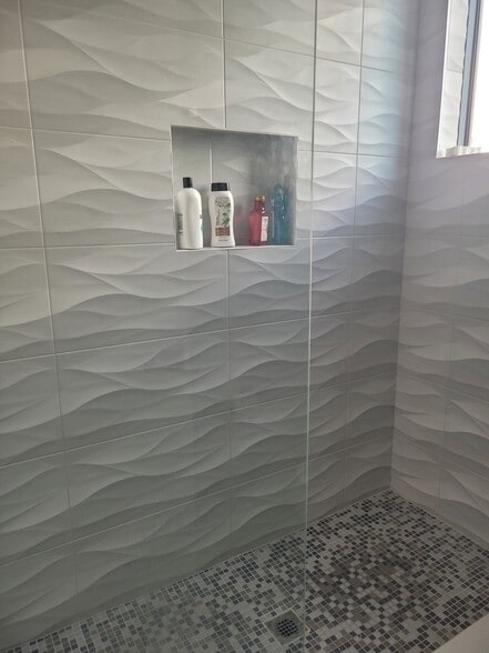 Building Photo - 115 Arctic Ave