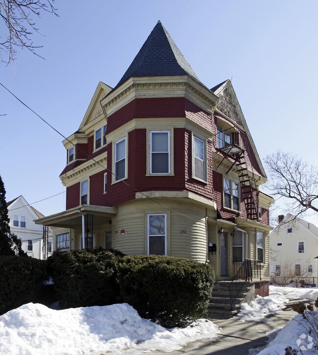 Primary Photo - 294-296 Washington Ave