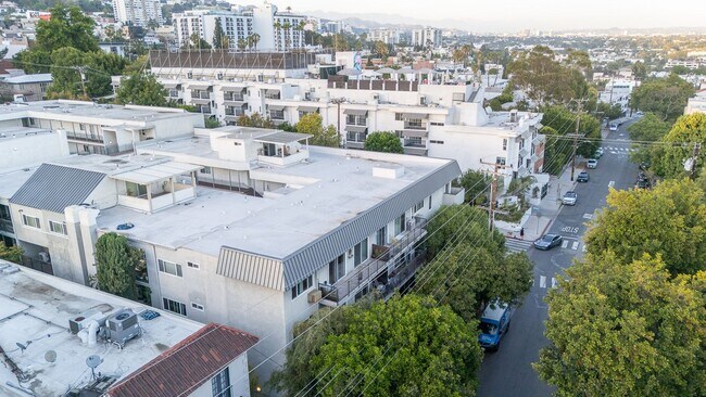 Building Photo - Fully remodeled 2BR/2BA Condo in prime West Hollywood!