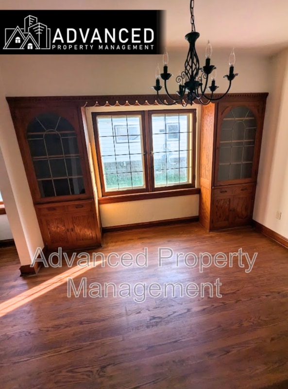 Building Photo - 3725 S Clement Ave