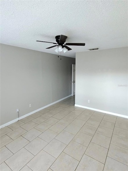 Building Photo - 1912 Crown Park Dr