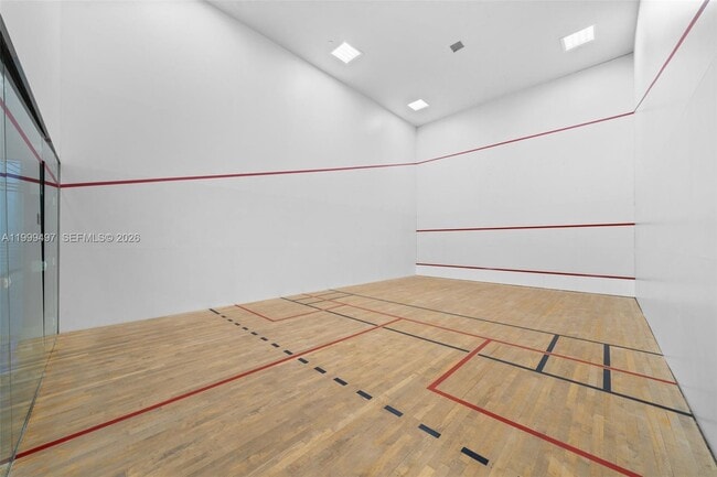 Building Photo - 1010 Brickell Ave