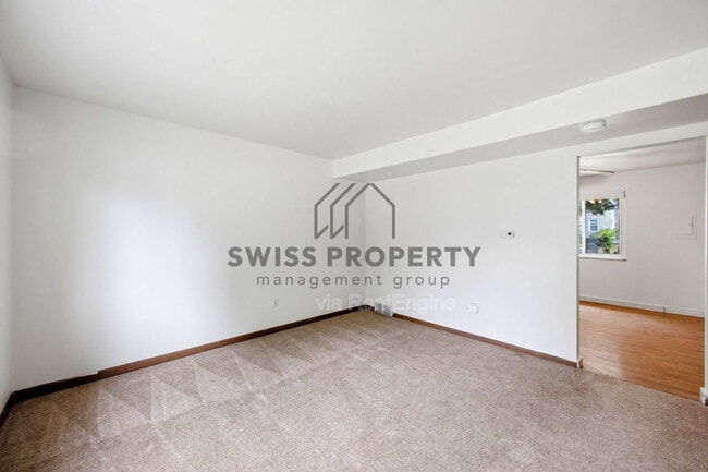 Building Photo - 1577 Briarwood Ave