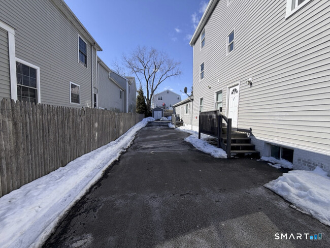 Building Photo - 30 Dora St