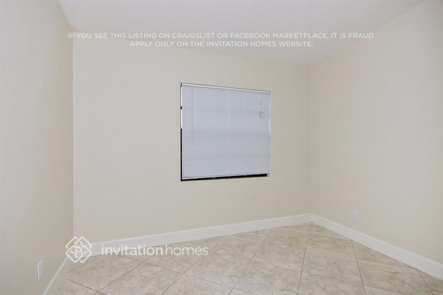 Building Photo - 7034 Pender Way